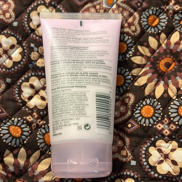 Clinique rinse-off foaming cleanser 5 FL. OZ. - Picture 3 of 5